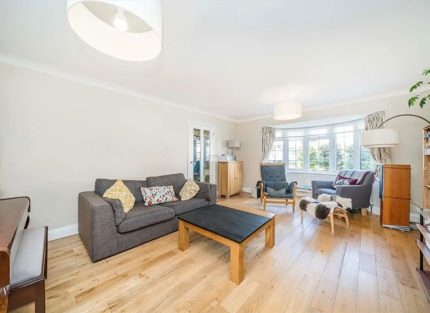 Rickards Close, Surbiton, KT6, photo 2