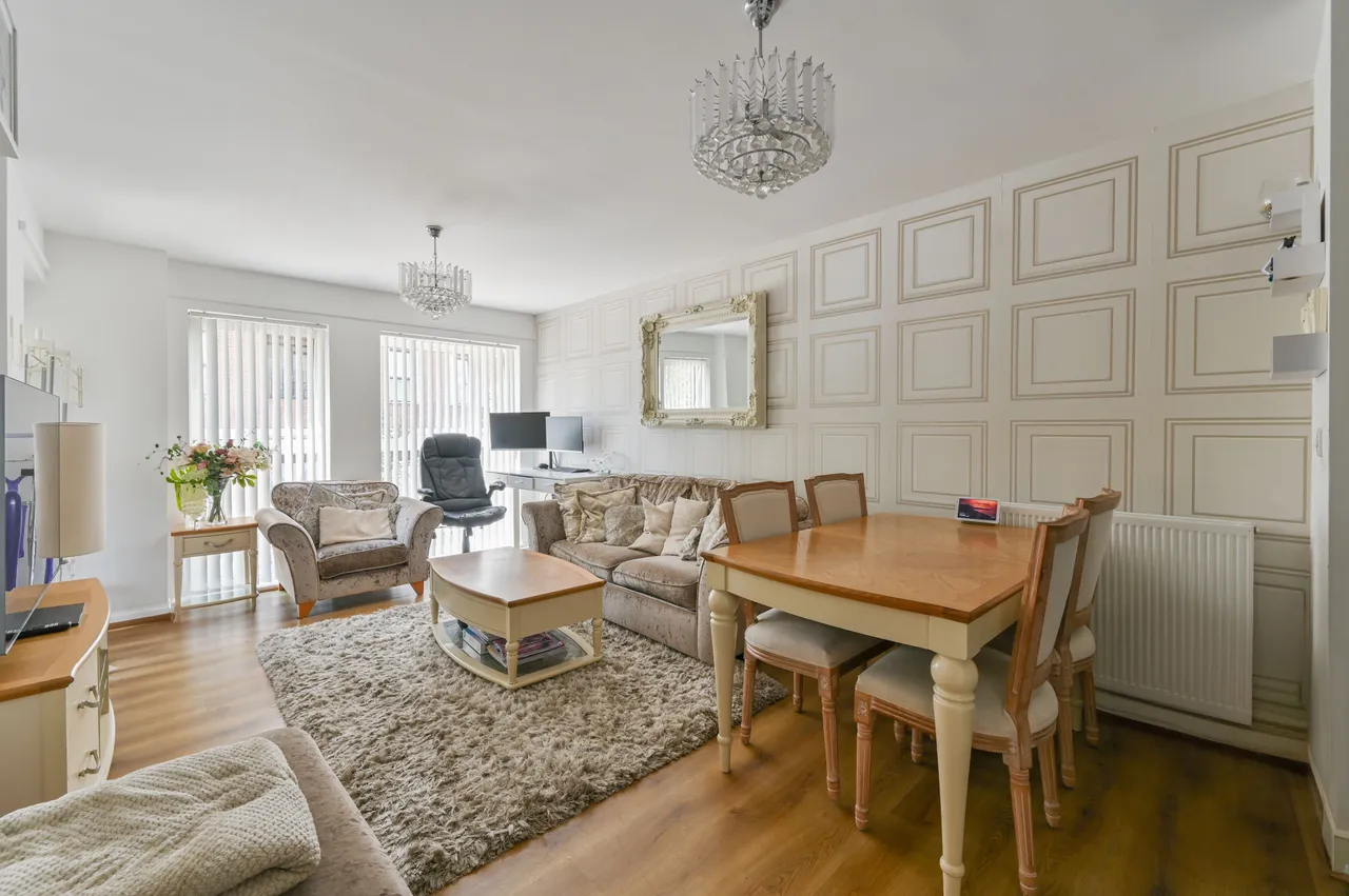 Flat 1, Eversley House, 7 Mullins Place, London, photo 2