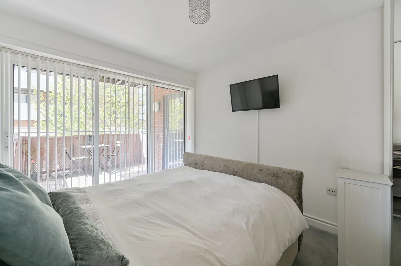 Flat 1, Eversley House, 7 Mullins Place, London, photo 7
