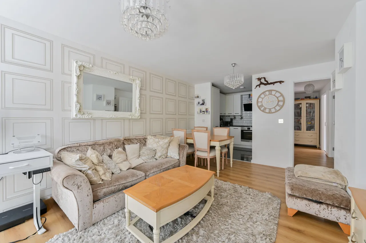 Flat 1, Eversley House, 7 Mullins Place, London, photo 4