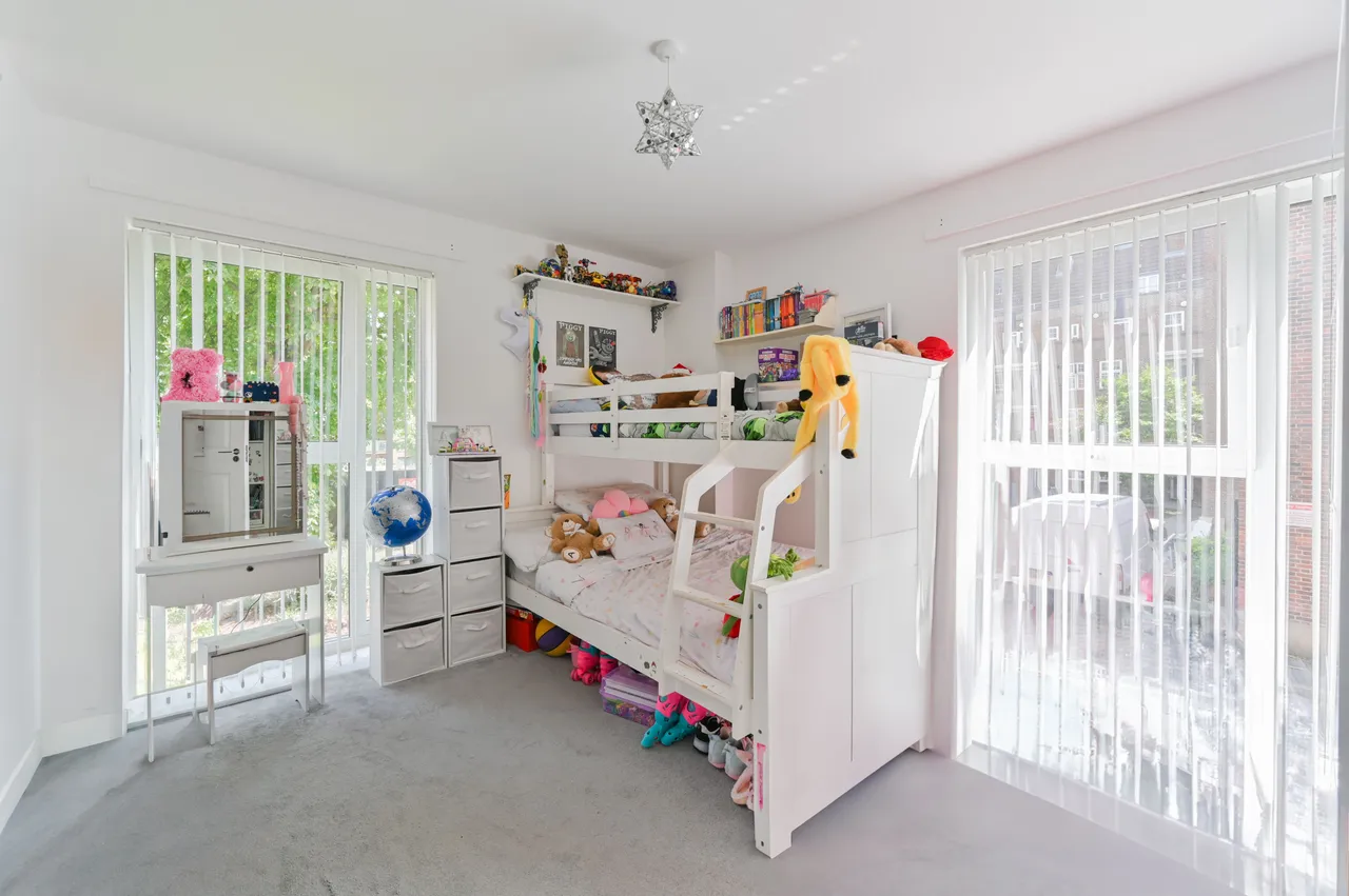 Flat 1, Eversley House, 7 Mullins Place, London, photo 5