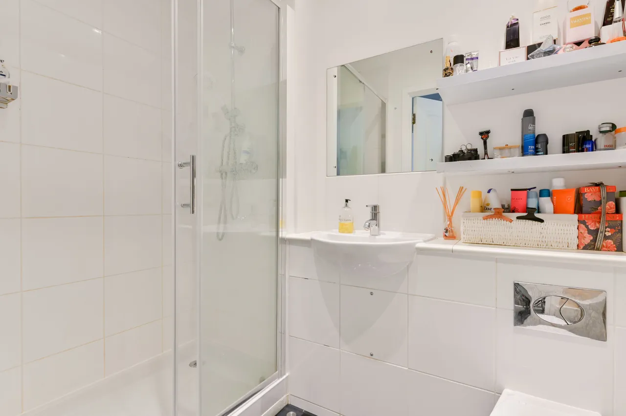 Flat 1, Eversley House, 7 Mullins Place, London, photo 9
