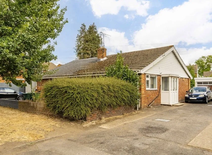2 bed house for sale — Cadbury Road, Sunbury-on-thames, TW16