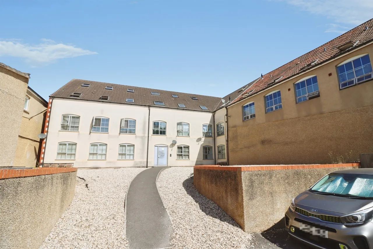 2 bed flat for sale — Hudds Vale Road, Bristol