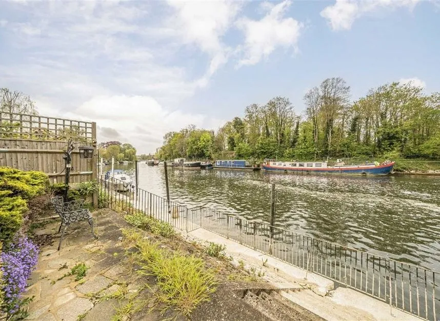 Hampton Court Road, East Molesey, KT8, photo 8