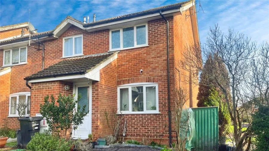 2 bed house for sale, Suffolk Close, Wokingham, RG41
