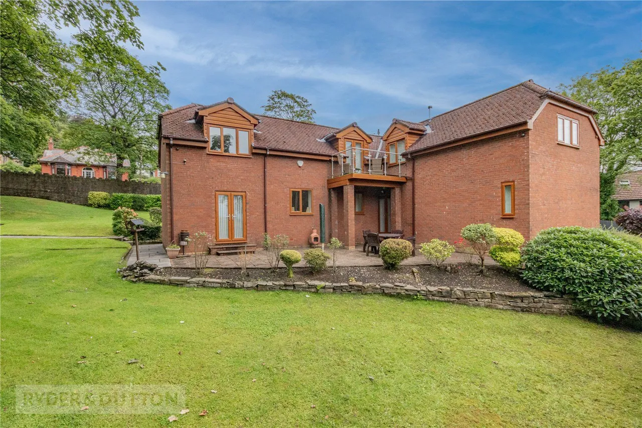 Oldham Road, Grasscroft, OL4, photo 34