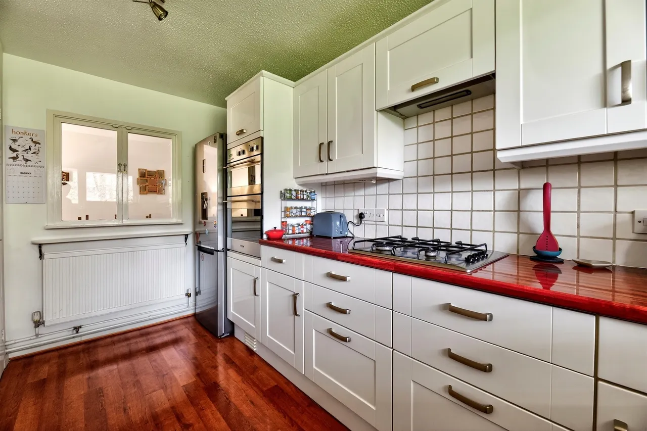 Frimley Close, London, photo 9