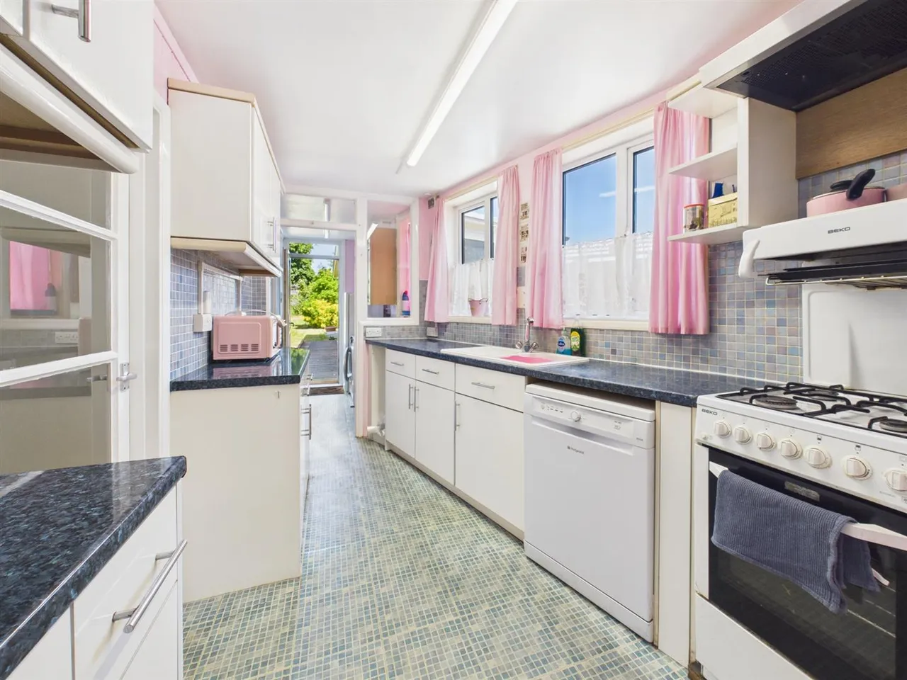 Pield Heath Road, Uxbridge, UB8 3NQ, photo 5