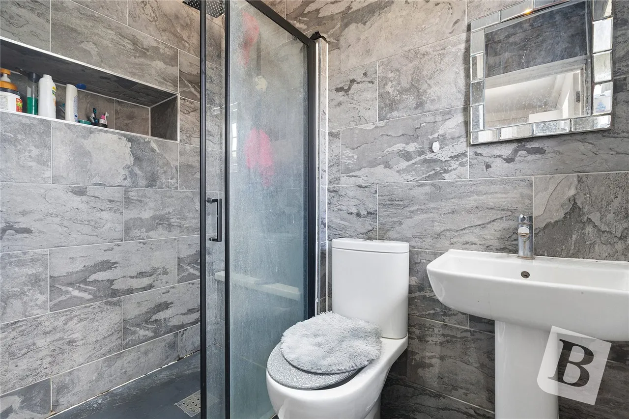 Rowdowns Road, Dagenham, RM9, photo 6