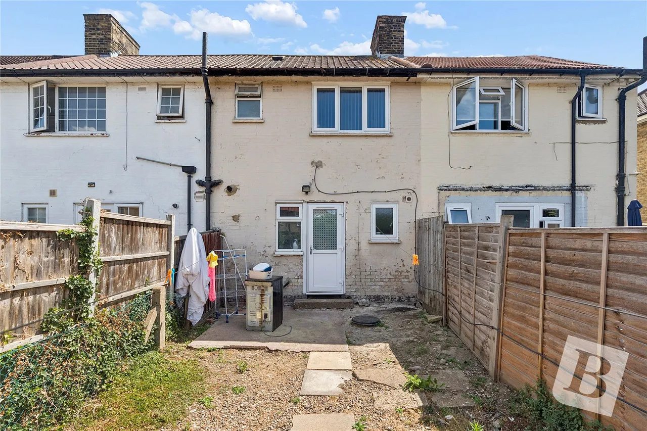 Rowdowns Road, Dagenham, RM9, photo 9