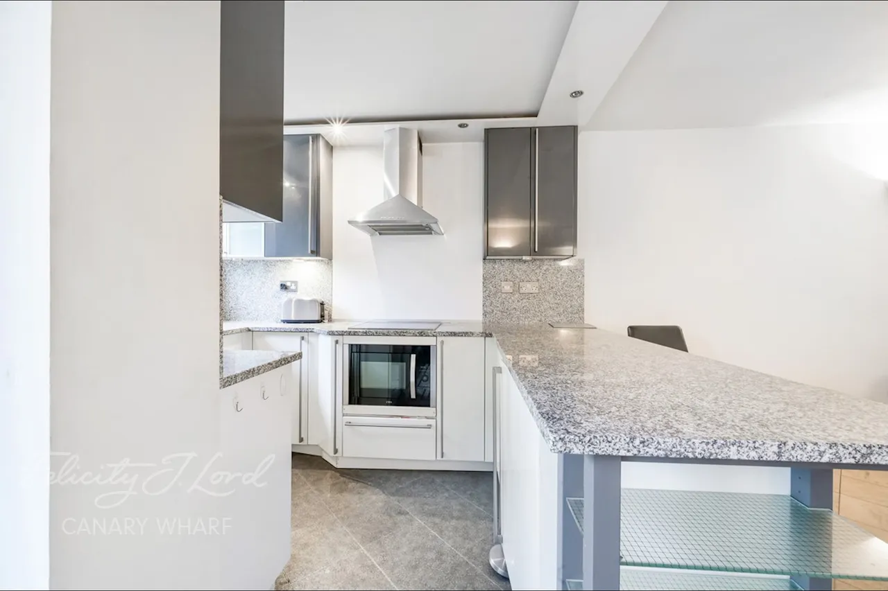 Burrells Wharf Square, London, E14, photo 6