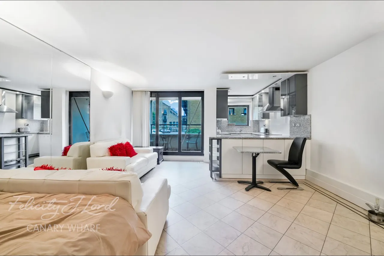 1 bed flat for sale, Burrells Wharf Square, London, E14