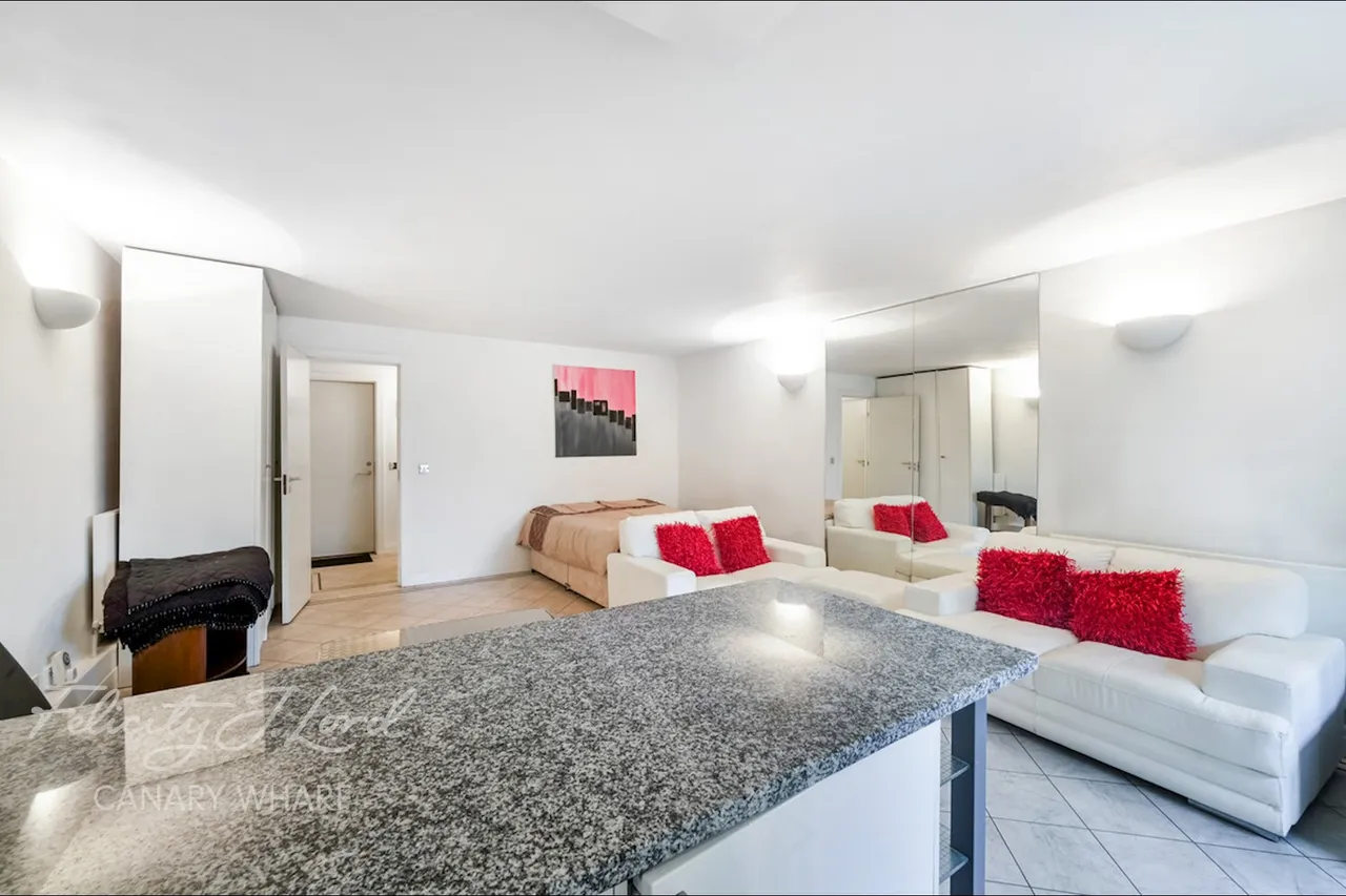 Burrells Wharf Square, London, E14, photo 8