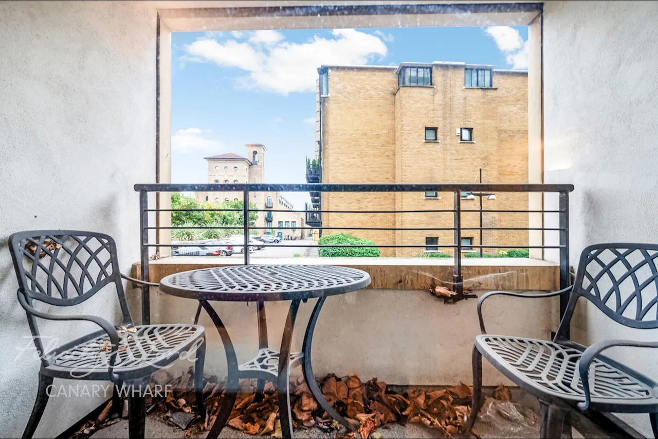 Burrells Wharf Square, London, E14, photo 5