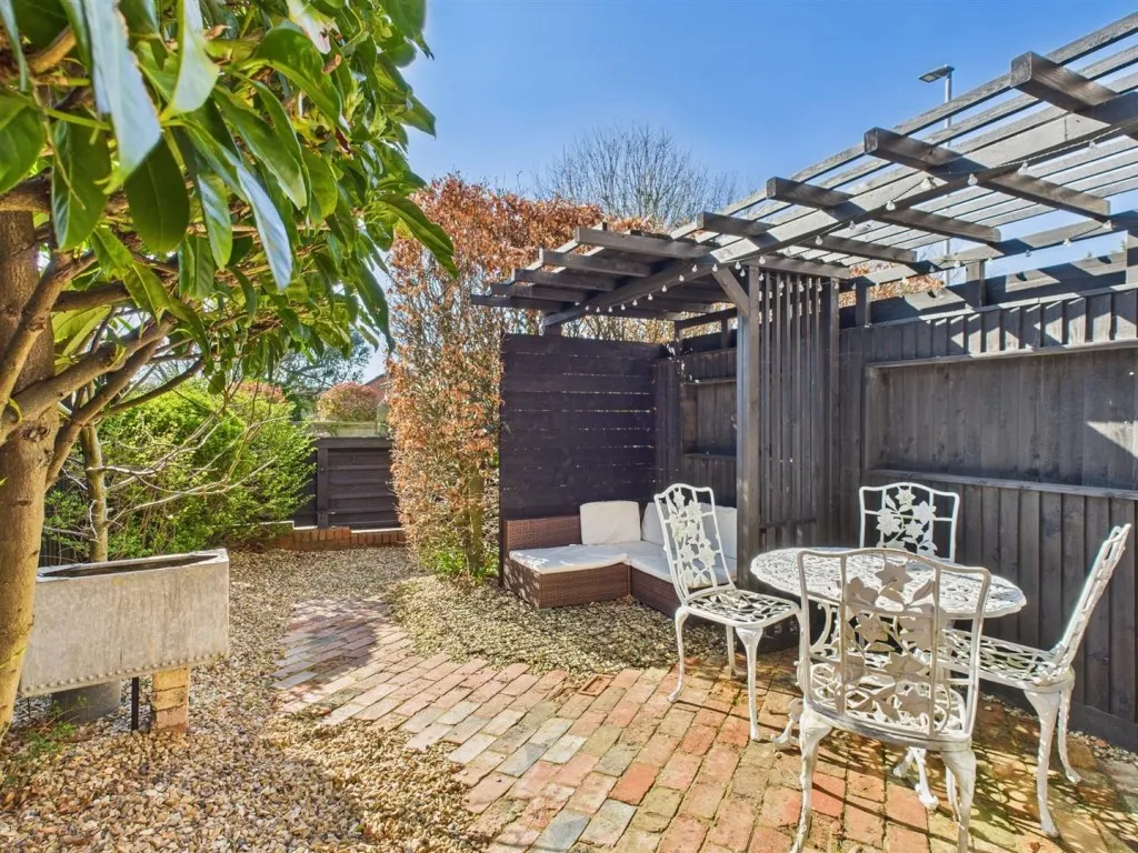 Eastbourne Road, Seaford, BN25, photo 2