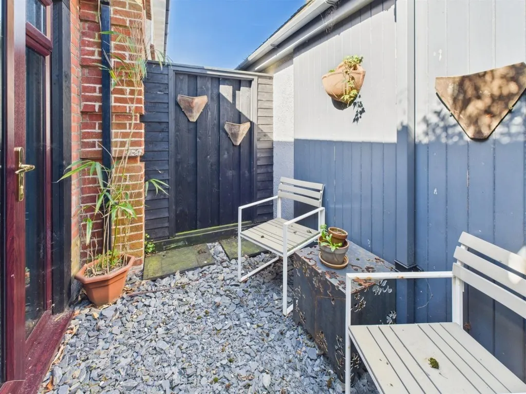 Eastbourne Road, Seaford, BN25, photo 8