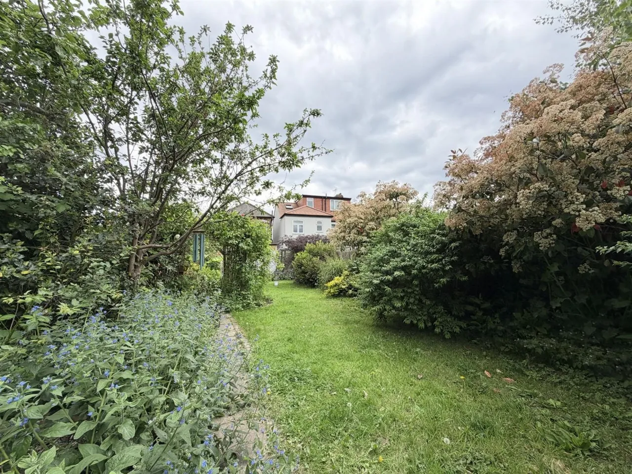 Hampton Road, London, photo 15
