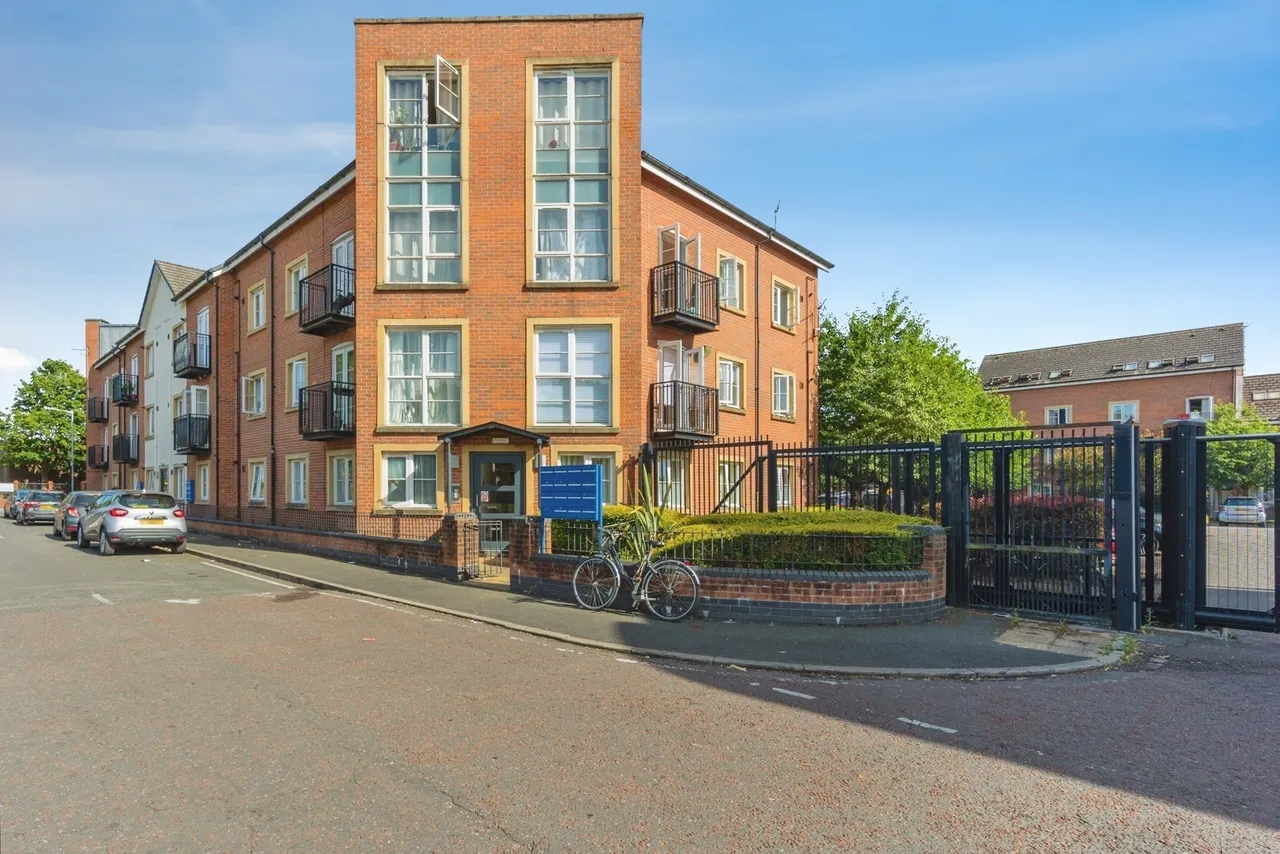 1 bed flat for sale — Plainsfield Street, Moss Side, Manchester, M16