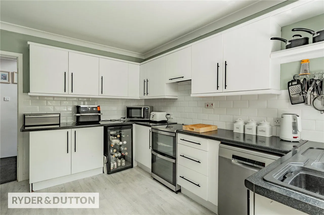 Chiltern Drive, Royton, OL2, photo 5