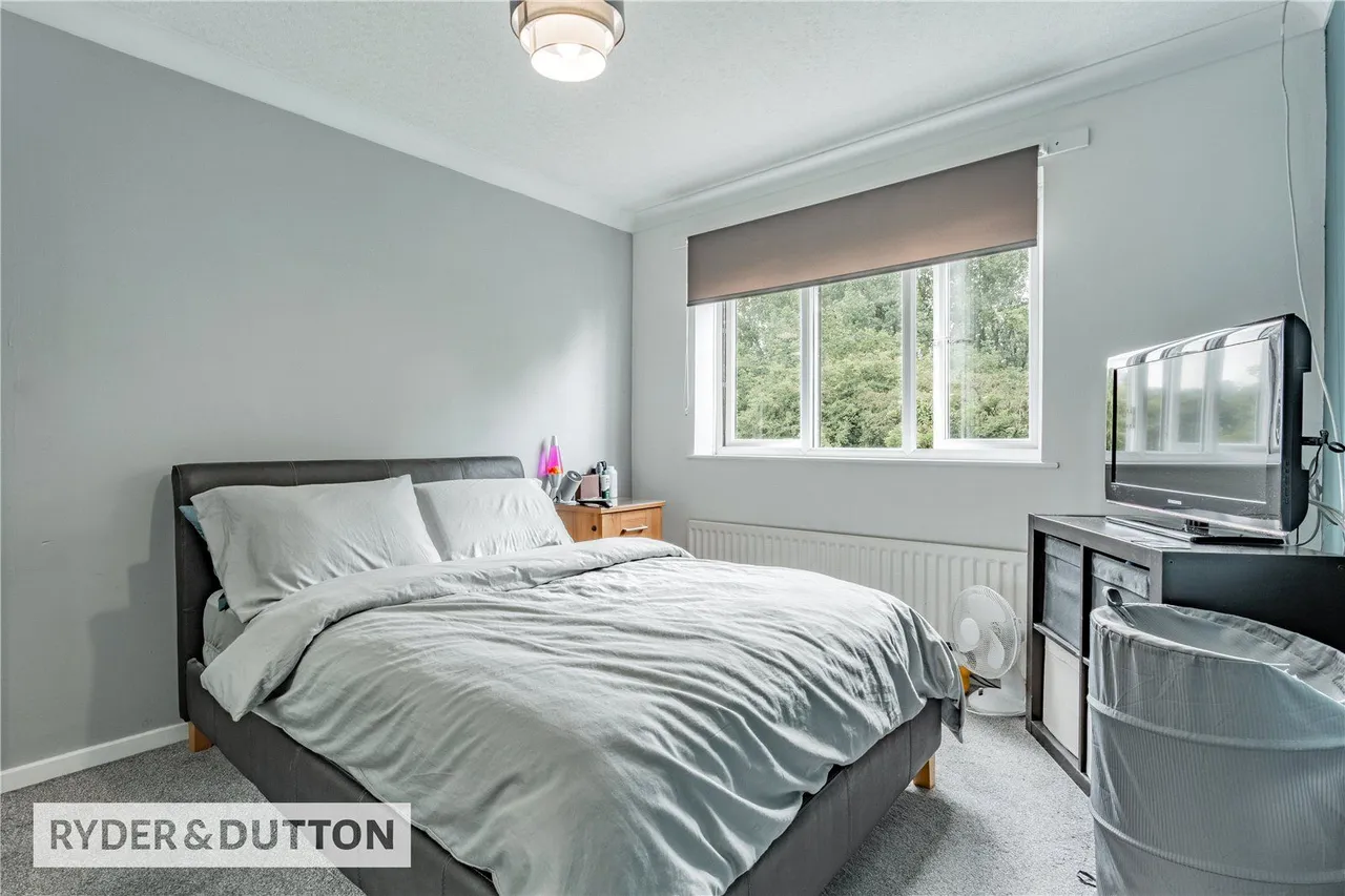 Chiltern Drive, Royton, OL2, photo 13