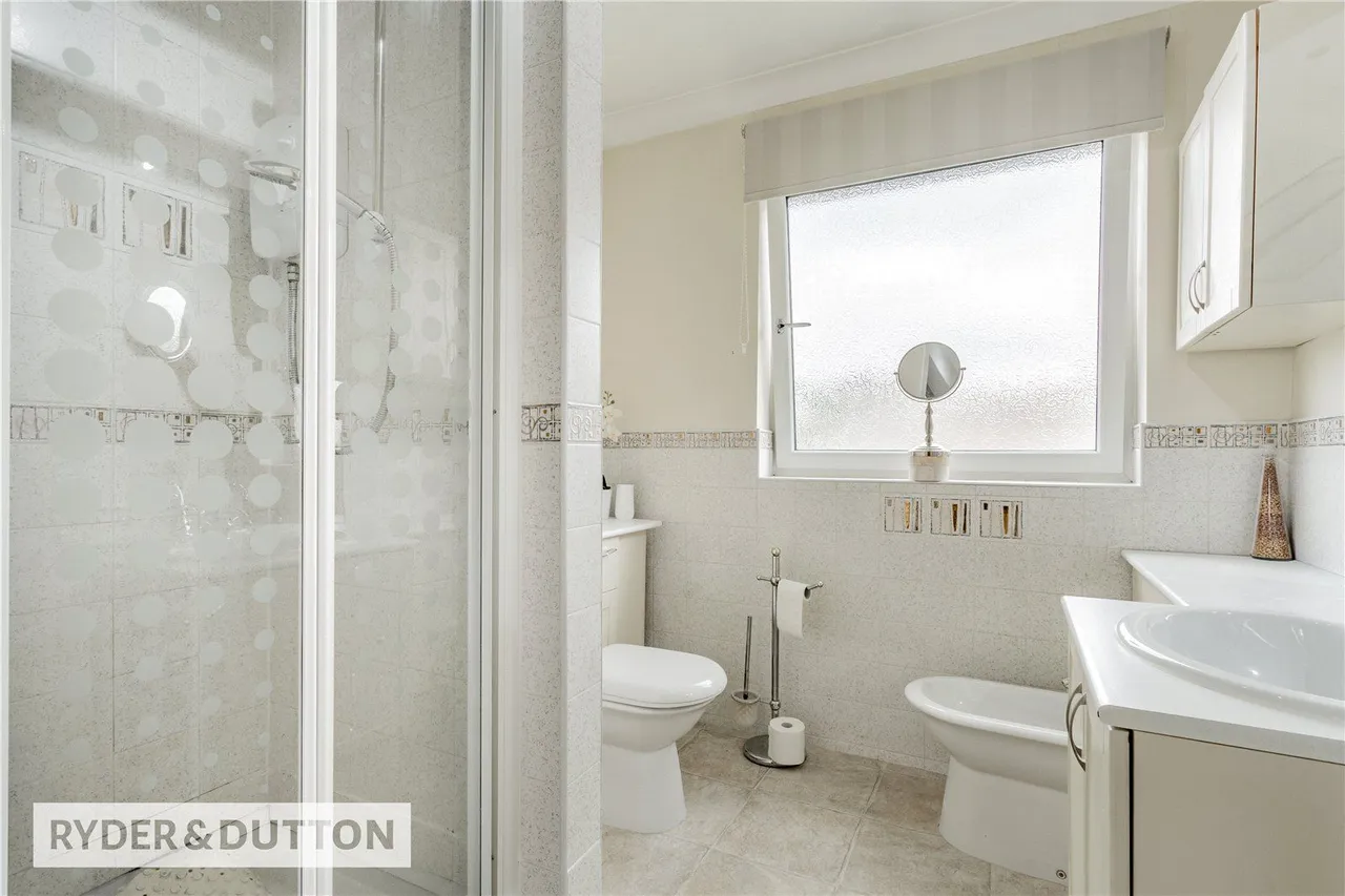 Chiltern Drive, Royton, OL2, photo 12
