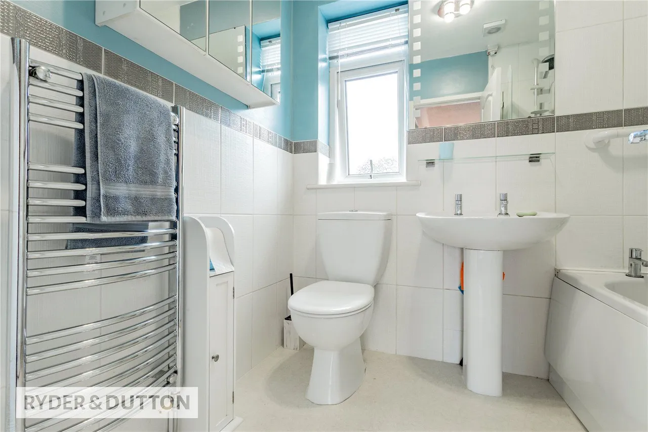 Chiltern Drive, Royton, OL2, photo 9