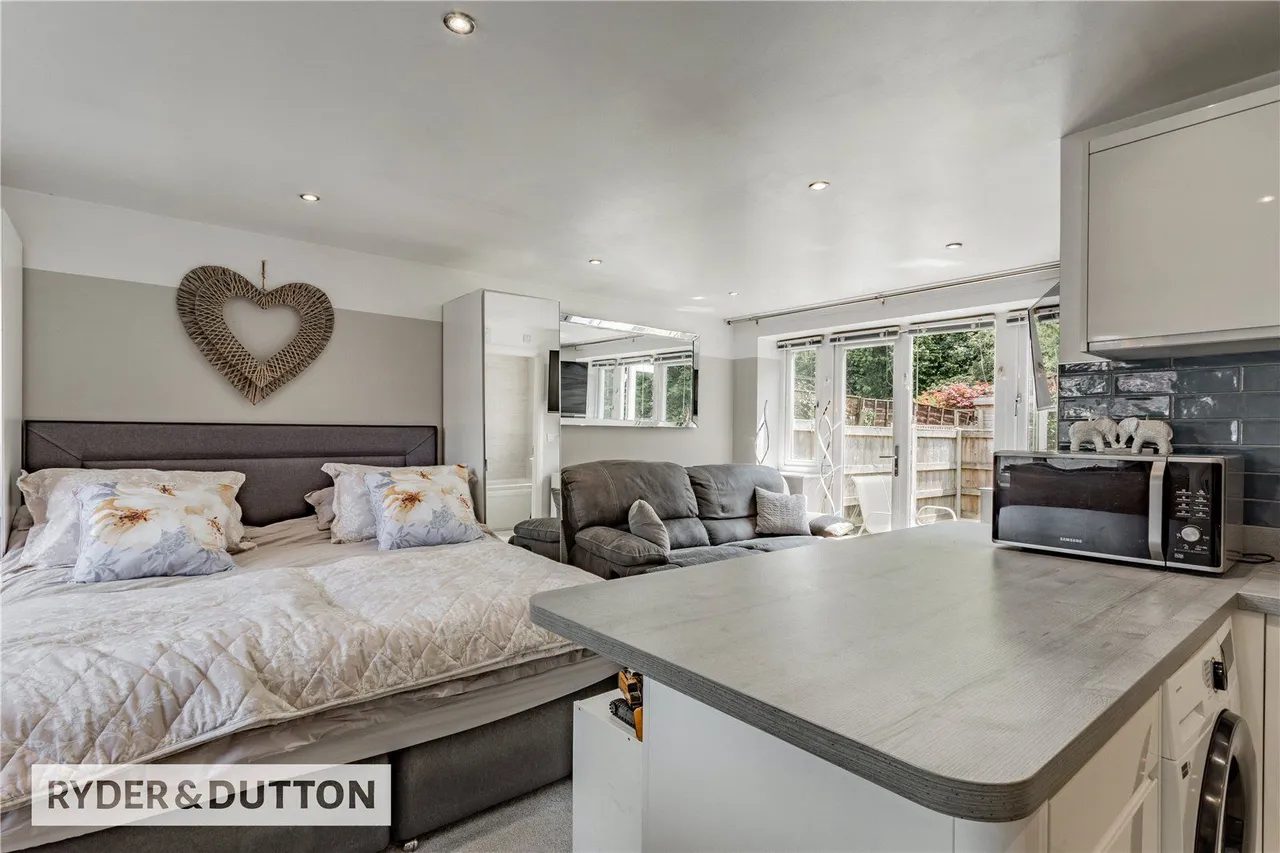 Chiltern Drive, Royton, OL2, photo 18