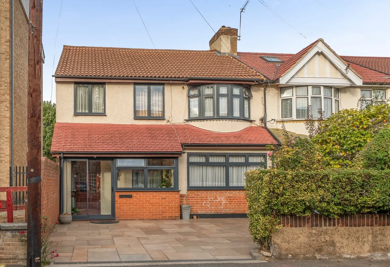 4 bed house for sale, Parsonage Lane, Enfield, EN2