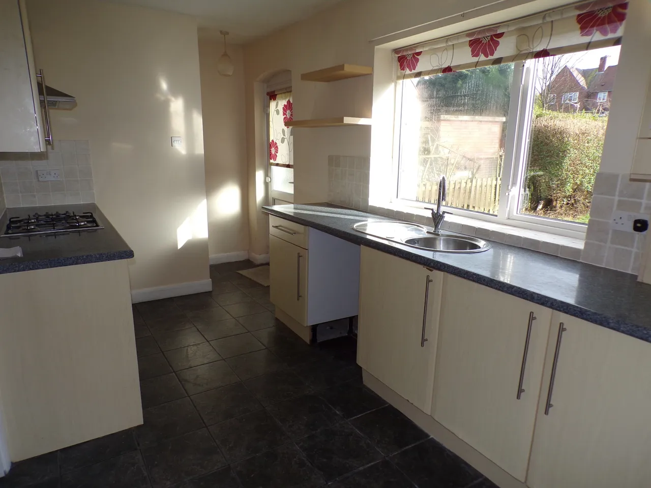 Walton Drive, Chesterfield, S40, photo 2