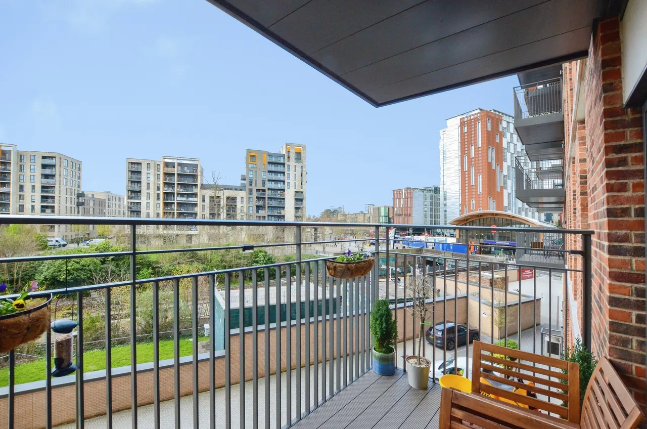 Aerial Square, London, NW9, photo 5