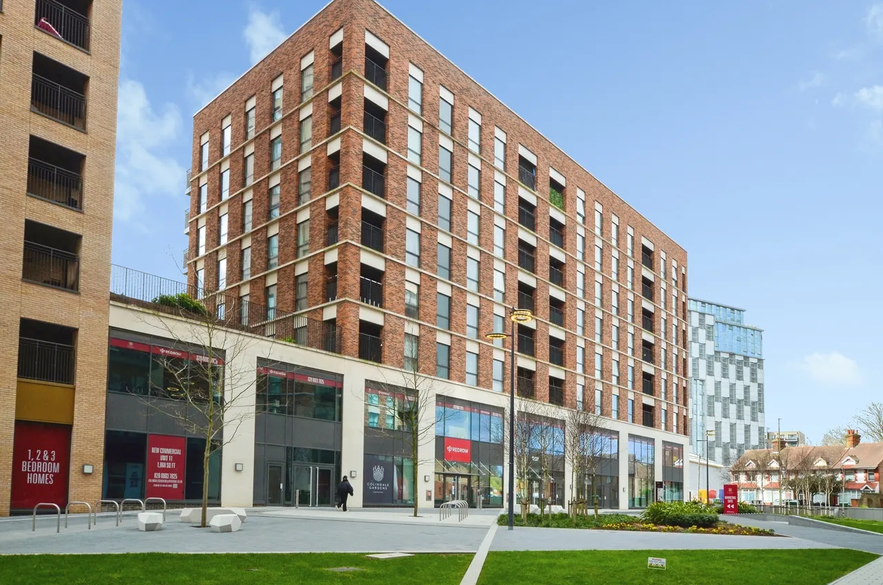 Aerial Square, London, NW9, photo 17