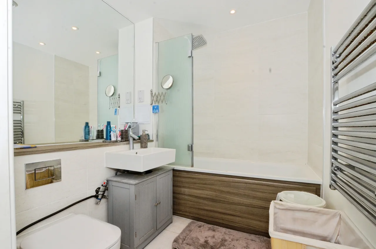 Aerial Square, London, NW9, photo 10