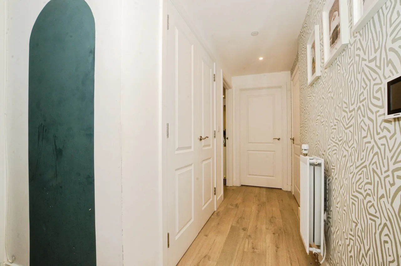 Aerial Square, London, NW9, photo 12