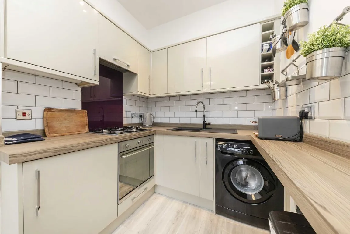 Thornton Avenue, SW2, photo 3