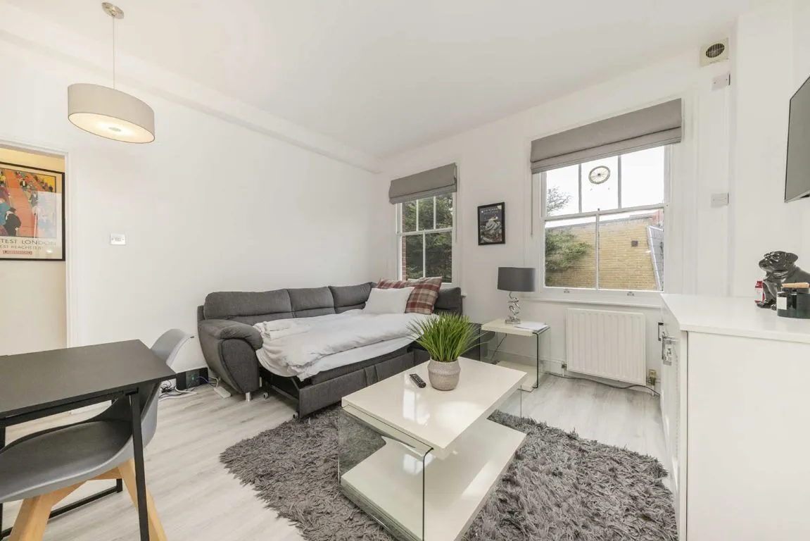 Thornton Avenue, SW2, photo 2