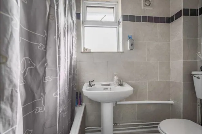 Orchard Road, Marlborough, SN8, photo 14
