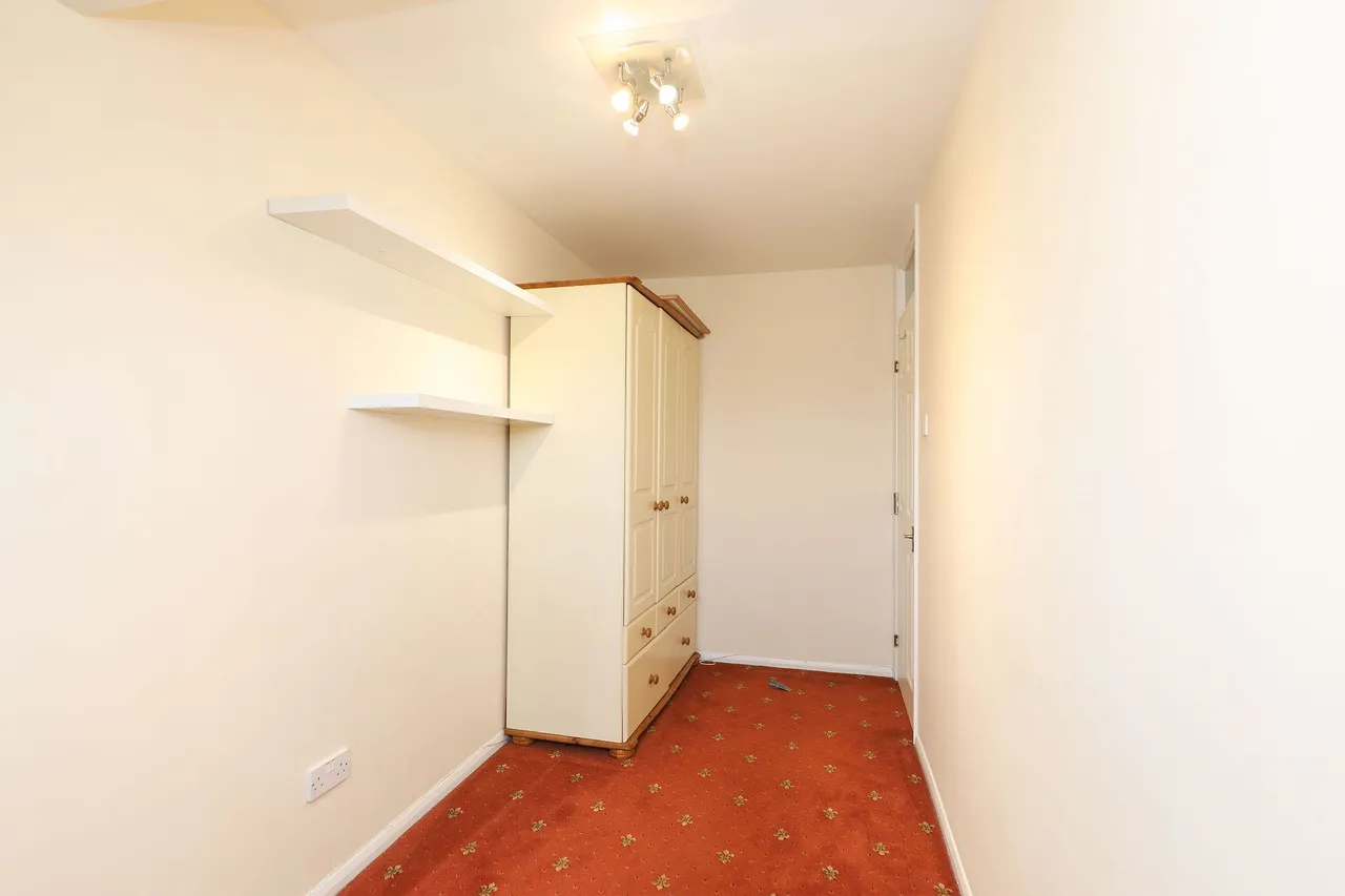 Lindisfarne Court, Chesterfield, S40, photo 14