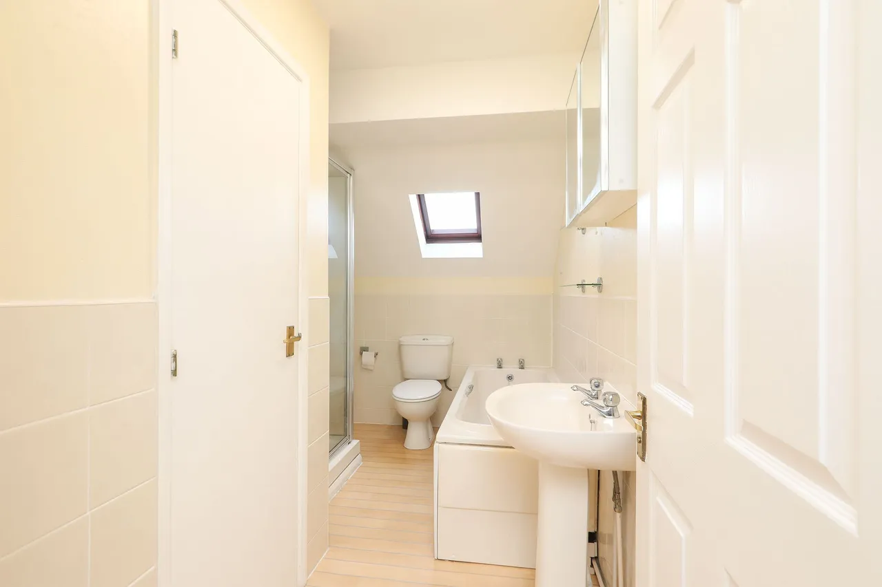 Lindisfarne Court, Chesterfield, S40, photo 15