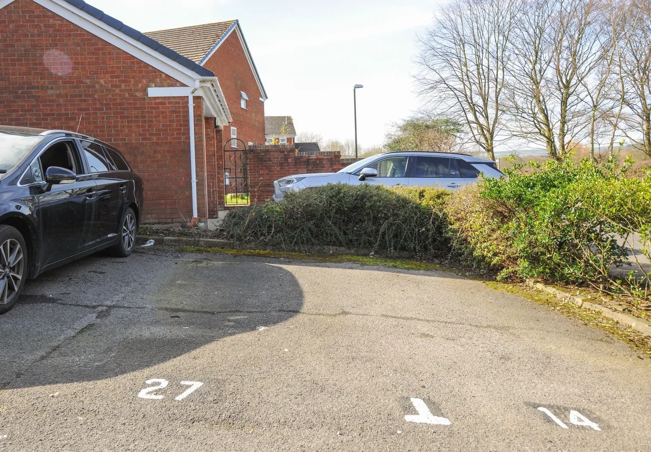 Lindisfarne Court, Chesterfield, S40, photo 24