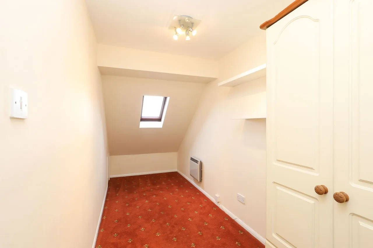 Lindisfarne Court, Chesterfield, S40, photo 11
