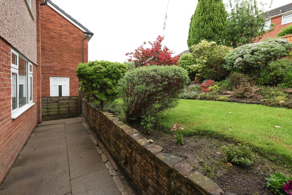 Stock Grove Milnrow, Rochdale OL16 3XB, photo 24