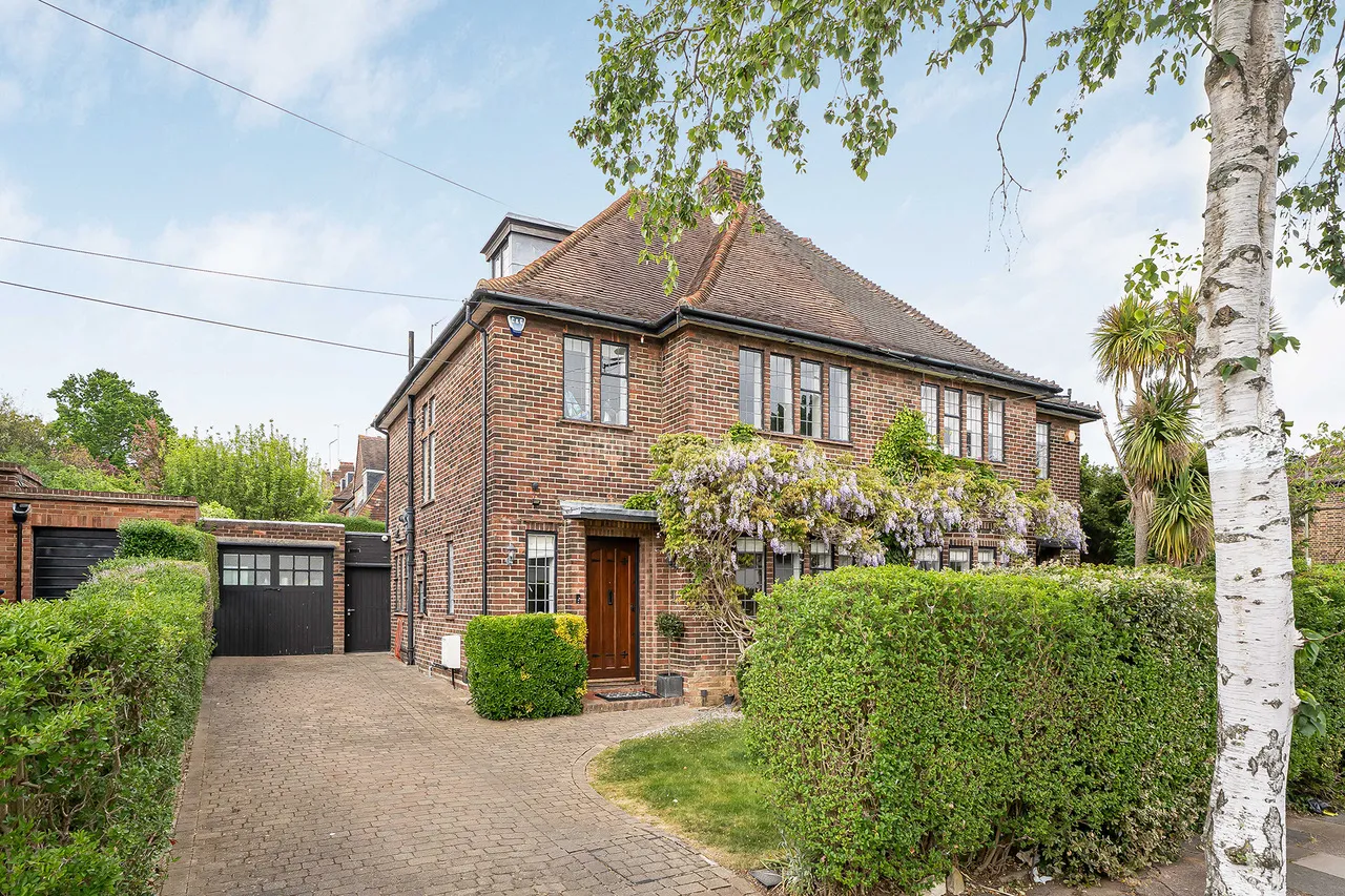 4 bed house for sale, Vivian Way, Hampstead Garden Suburb, N2