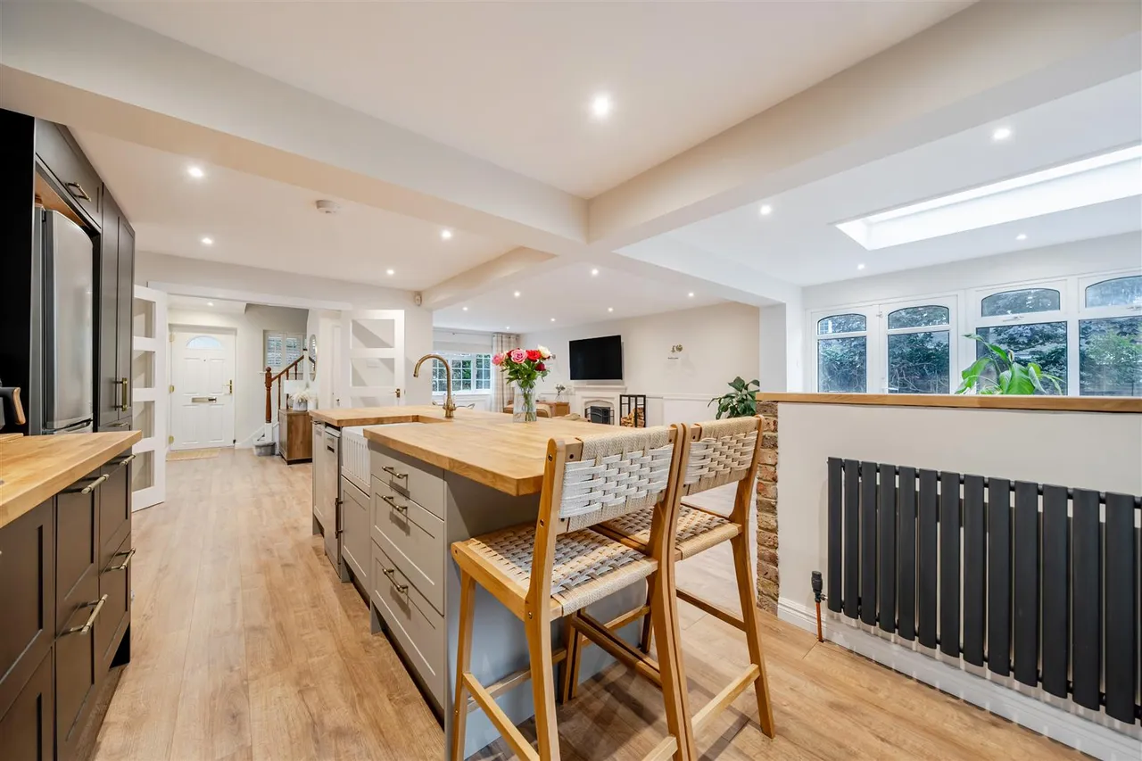 Chesters Road, Camberley, photo 17