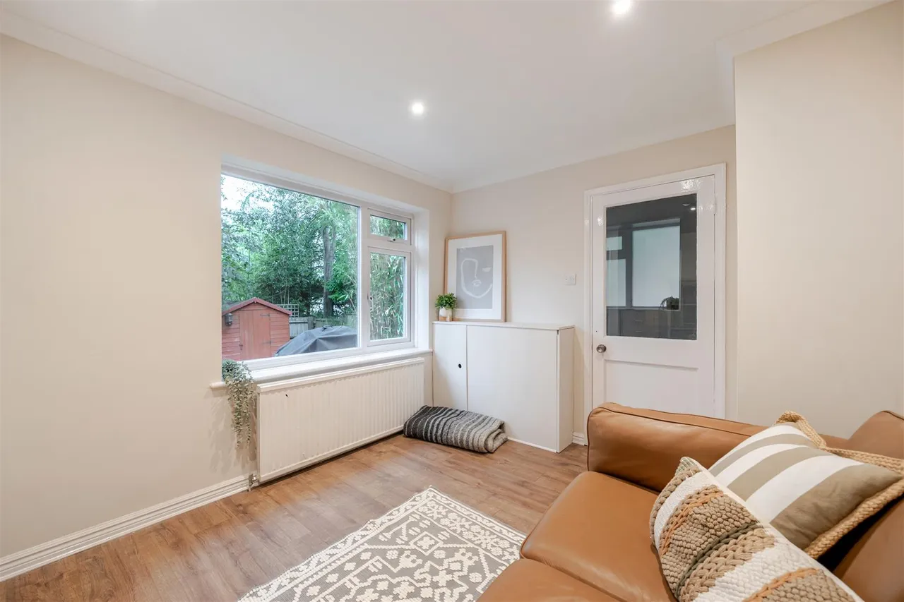 Chesters Road, Camberley, photo 14