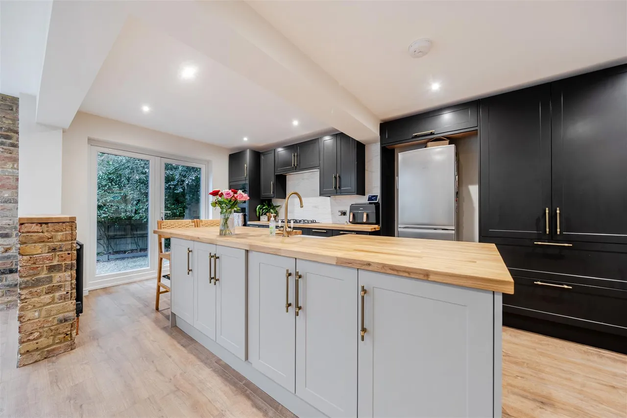 Chesters Road, Camberley, photo 18
