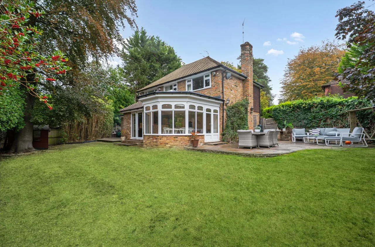 Chesters Road, Camberley, photo 21