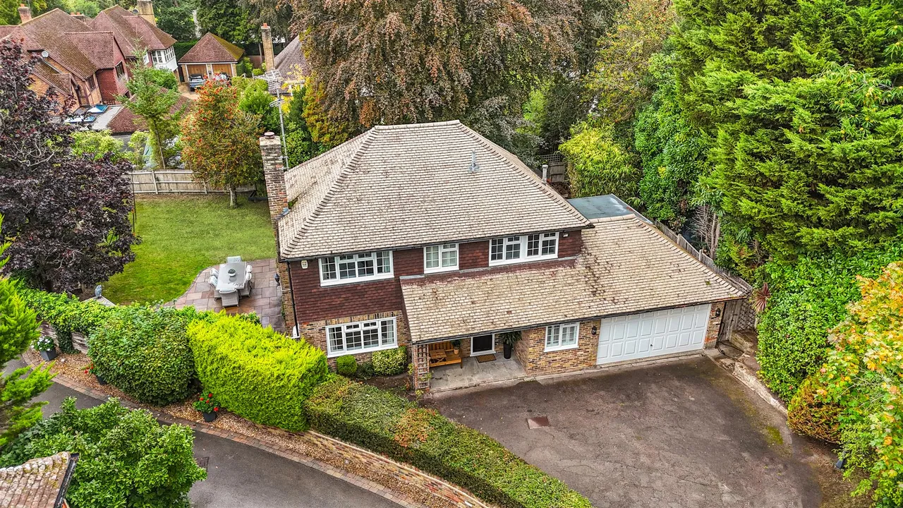 Chesters Road, Camberley, photo 28