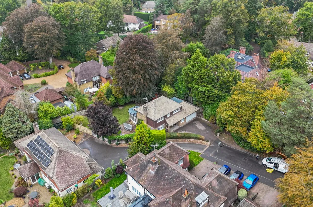 Chesters Road, Camberley, photo 23