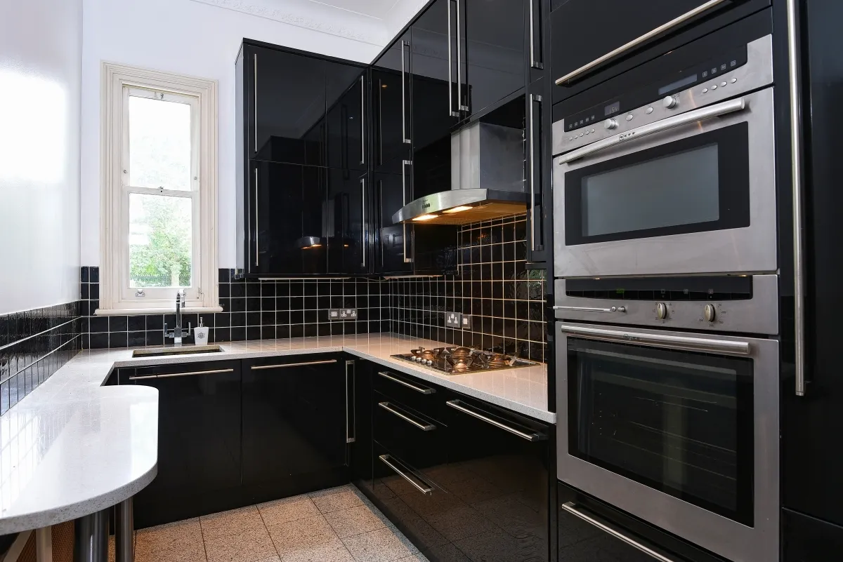 Kingston Hill Place, Kingston Upon Thames, Surrey, KT2, photo 3